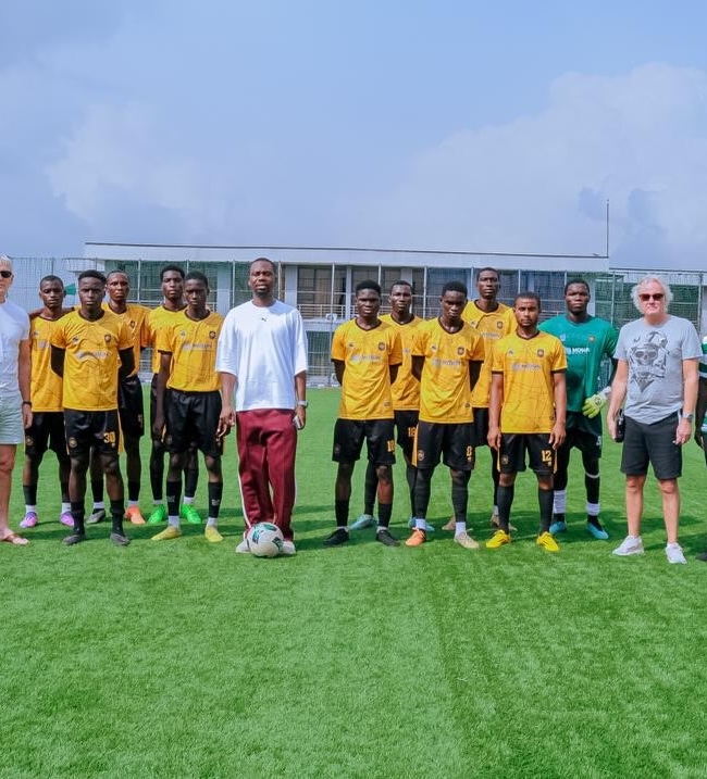 💛💙 HAPPY SUNDAY FROM LUBA FC 💛💙A brand-new week begins…May it bring peace, strength, and win